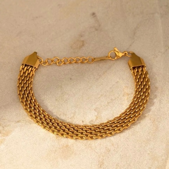 18K Gold Plated Mesh Bracelet - Picture 6 of 7